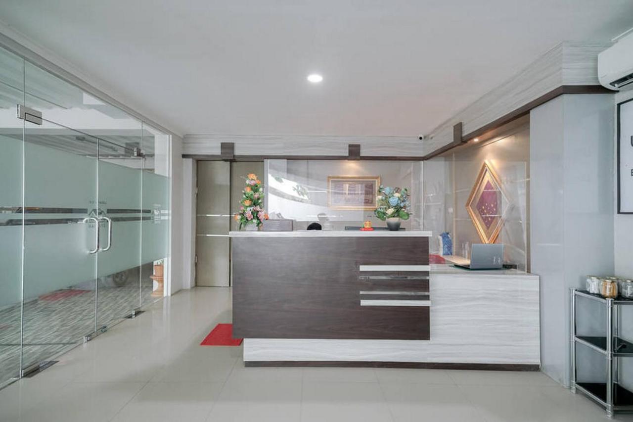 Urbanview Hotel Bari Syariah Palembang By Reddoorz Extérieur photo