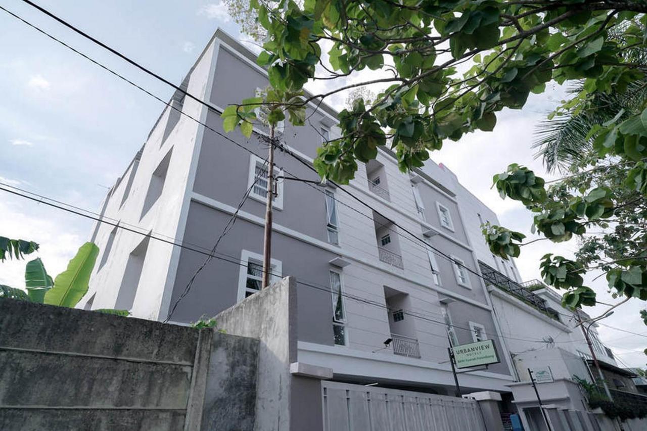 Urbanview Hotel Bari Syariah Palembang By Reddoorz Extérieur photo